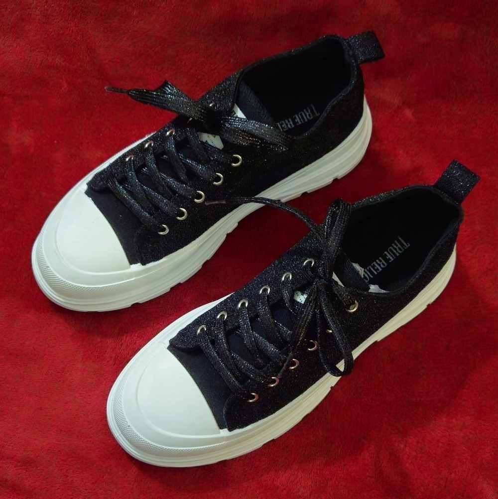 True Religion Janis Black w/Sparkles Canvas Sneakers - Size 10 - Picture 2 of 7